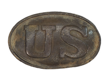 EXCAVATED FEDERAL U.S. BELT PLATE WITH PUPPY PAW HOOKS