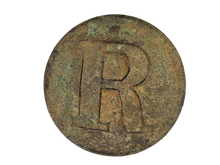 EXCAVATED CONFEDERATE R RIFLEMAN COAT BUTTON RECOVERED FROM GRAND ECORE